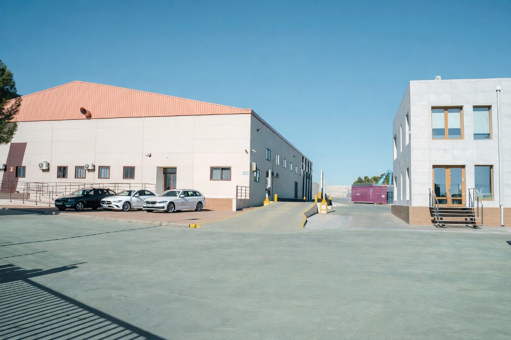 Industrial production line in a metallurgy facility